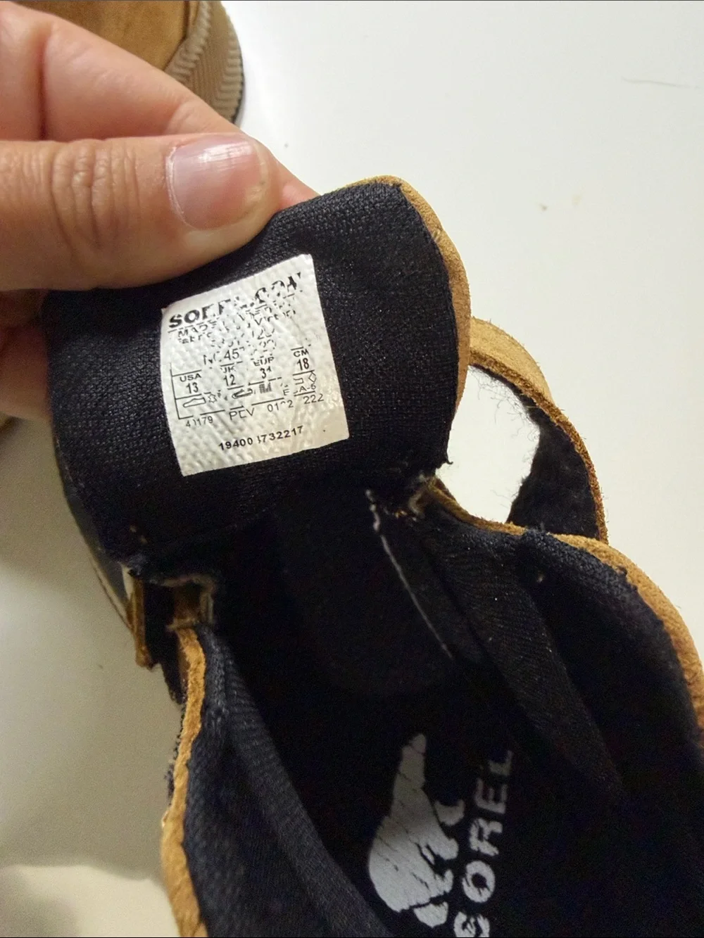 Sorel Kids Brown Suede and Black Rubber snow boots size 13